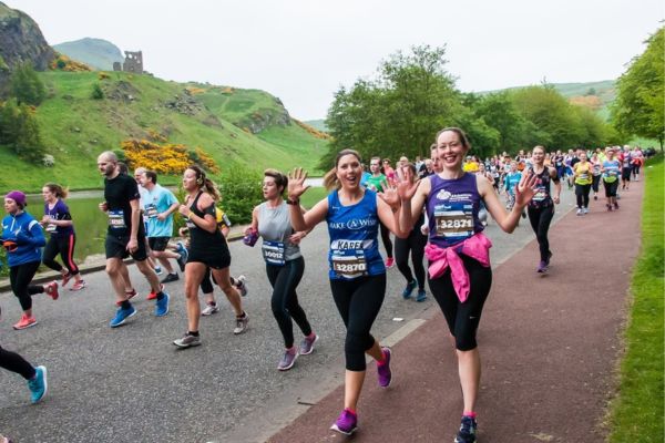 People taking part in Edinburgh Marathon
